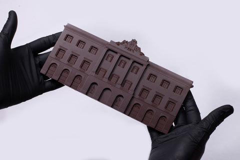 B2B Eventos y agencias para regalar con mensaje de REGALOS MEMORABLES TALLA·L . Elaboradas con . Chocolate artesano . con diseño original y exclusido de Chocoletters