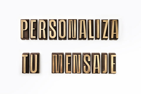 Eventos Figuras de chocolate Letras de chocolate merchandising Tabletas de chocolate para regalar con mensaje de Personaliza tu mensaje Talla L . Elaboradas con . Chocolate artesano . con diseño original y exclusido de Chocoletters