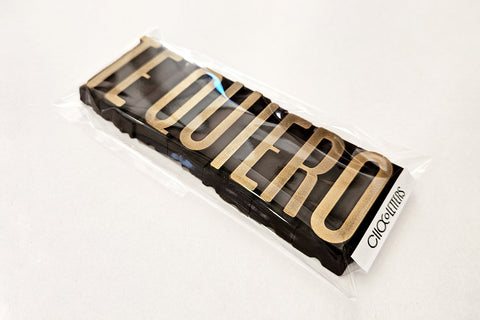Mensaje personalizado de chocolate. Chocolate artesano con diseño original y exclusido de Chocoletters