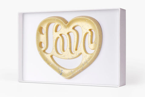 para regalar con mensaje de LOVE . Elaboradas con . Chocolate artesano . con diseño original y exclusido de Chocoletters