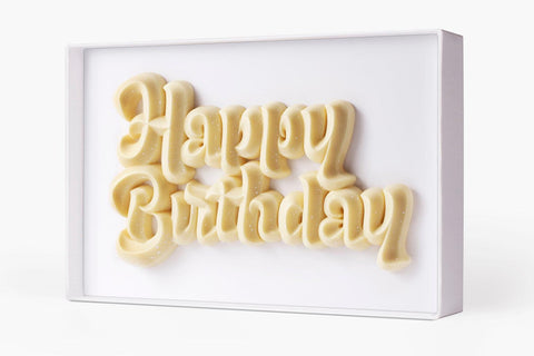 Figuras de chocolate para regalar con mensaje de HAPPY BIRTHDAY . Elaboradas con . Chocolate artesano . con diseño original y exclusido de Chocoletters