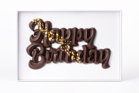 Figuras de chocolate para regalar con mensaje de HAPPY BIRTHDAY 22K . Elaboradas con . Chocolate artesano . Africa Blend: Chocolate Negro 80% Oro 22K con diseño original y exclusido de Chocoletters