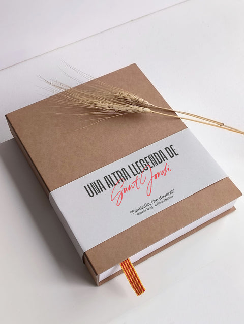 Figuras de chocolate para regalar con mensaje de ROSA SANT JORDI. Elaboradas con chocolate artesano. Con diseño original y exclusido de Chocoletters