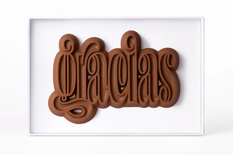Figuras de chocolate para regalar con mensaje de GRACIAS . Elaboradas con . Chocolate artesano . Con leche Natural con diseño original y exclusido de Chocoletters