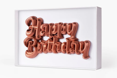 Figuras de chocolate para regalar con mensaje de HAPPY BIRTHDAY . Elaboradas con . Chocolate artesano . con diseño original y exclusido de Chocoletters