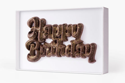 Figuras de chocolate para regalar con mensaje de HAPPY BIRTHDAY . Elaboradas con . Chocolate artesano . con diseño original y exclusido de Chocoletters