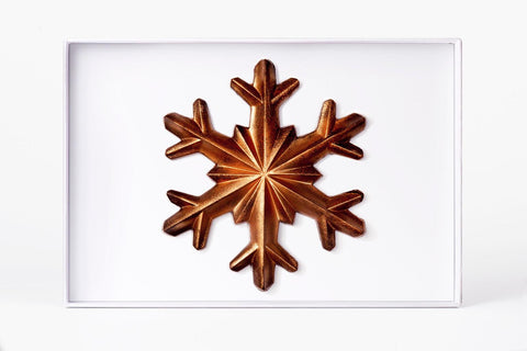 Figuras de chocolate para regalar con mensaje de SNOWFLAKE . Elaboradas con . Chocolate artesano . Bronze con diseño original y exclusido de Chocoletters