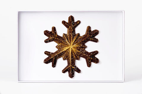 Figuras de chocolate para regalar con mensaje de SNOWFLAKE . Elaboradas con . Chocolate artesano . Gold Galaxy con diseño original y exclusido de Chocoletters
