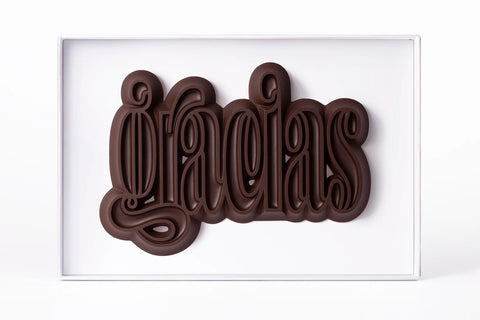 Figuras de chocolate para regalar con mensaje de GRACIAS . Elaboradas con . Chocolate artesano . Negro 70% Vegano Natural con diseño original y exclusido de Chocoletters