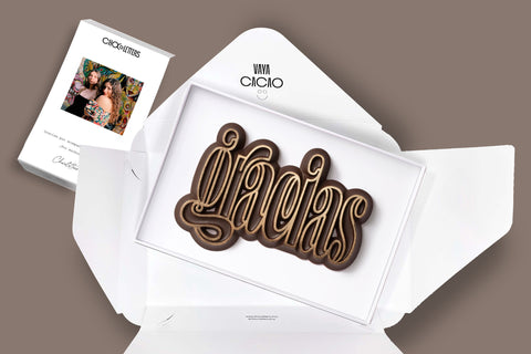 Figuras de chocolate para regalar con mensaje de GRACIAS . Elaboradas con . Chocolate artesano . con diseño original y exclusido de Chocoletters